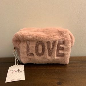 ❤️Beautiful “LOVE” Cosmetics Bag❤️